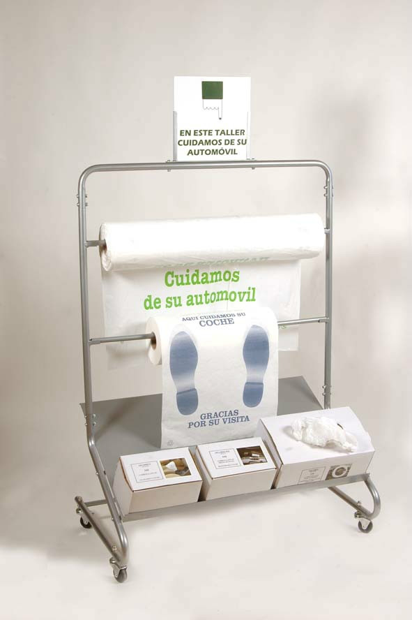 EXPOSITOR PIE CON RUEDAS
